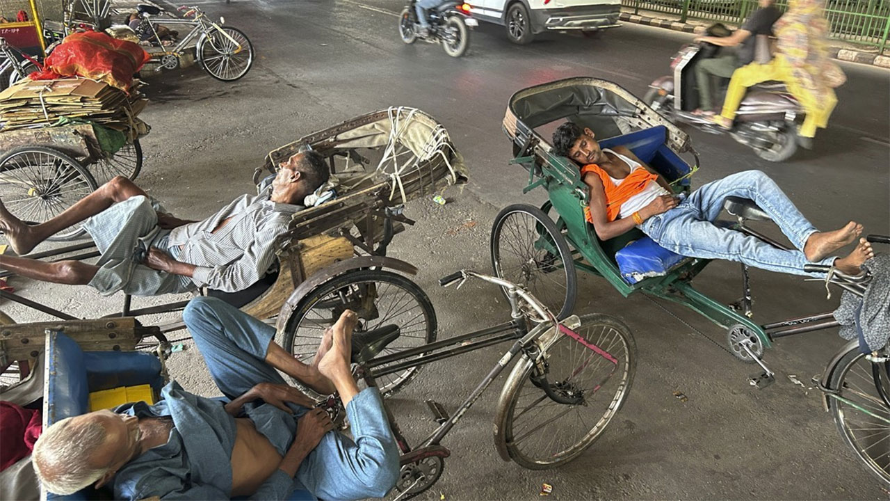 '가마솥' 인도 뉴델리 낮기온 49.9도로 치솟아‥"사상 최고"