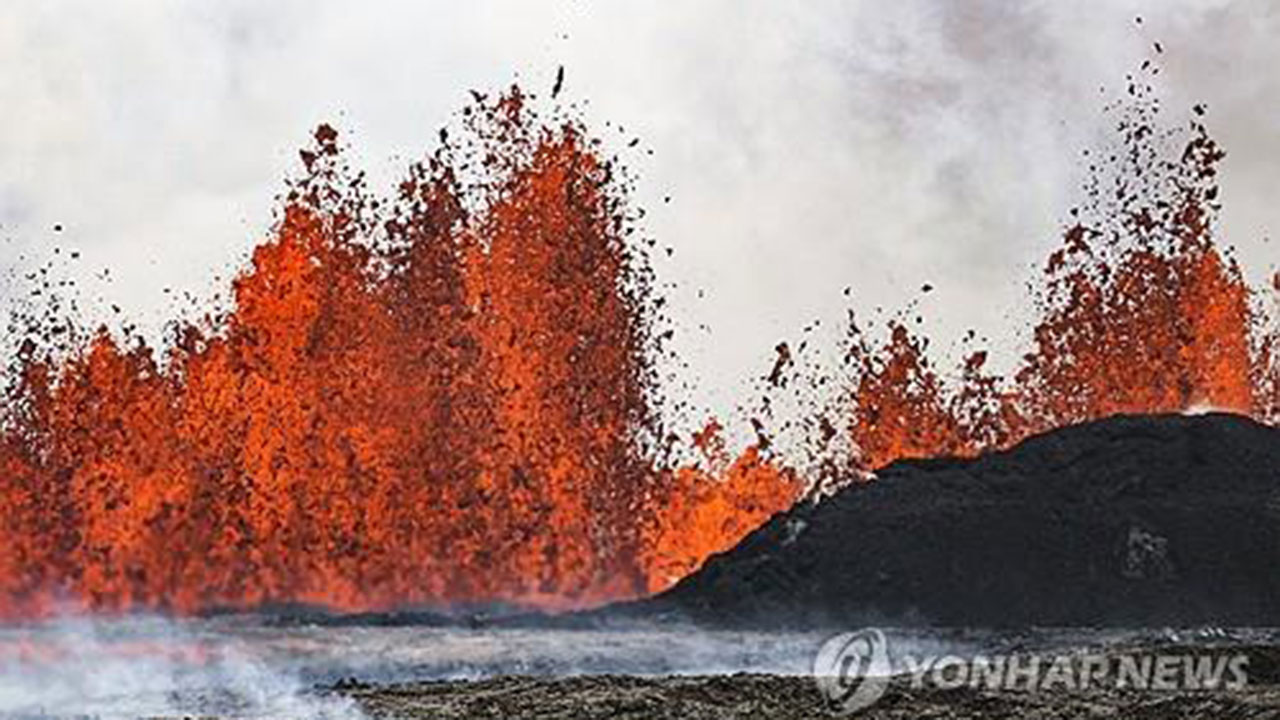 아이슬란드 또 화산 폭발‥'용암 분수' 최고 50미터 치솟아