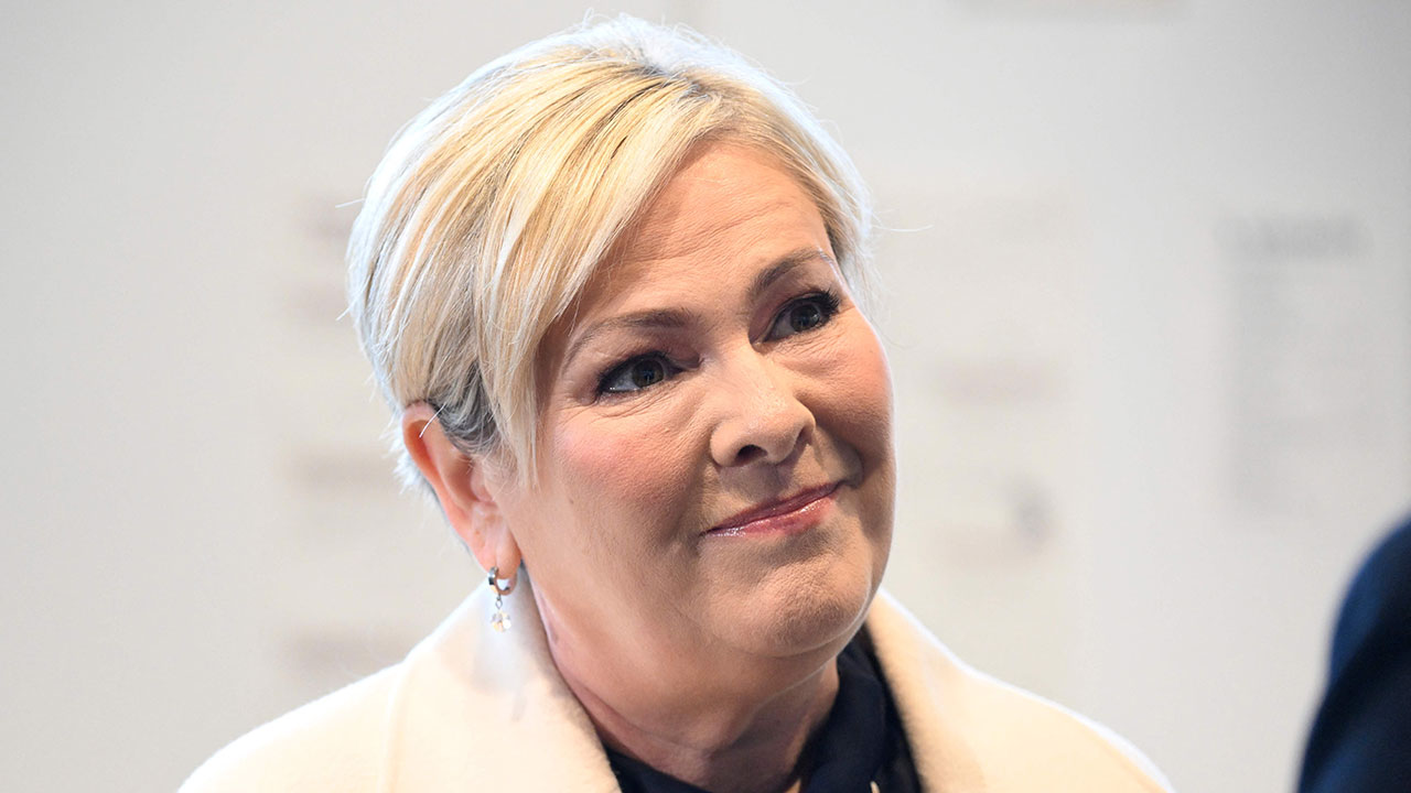 아이슬란드 28년만에 여성대통령 당선‥55세 기업인