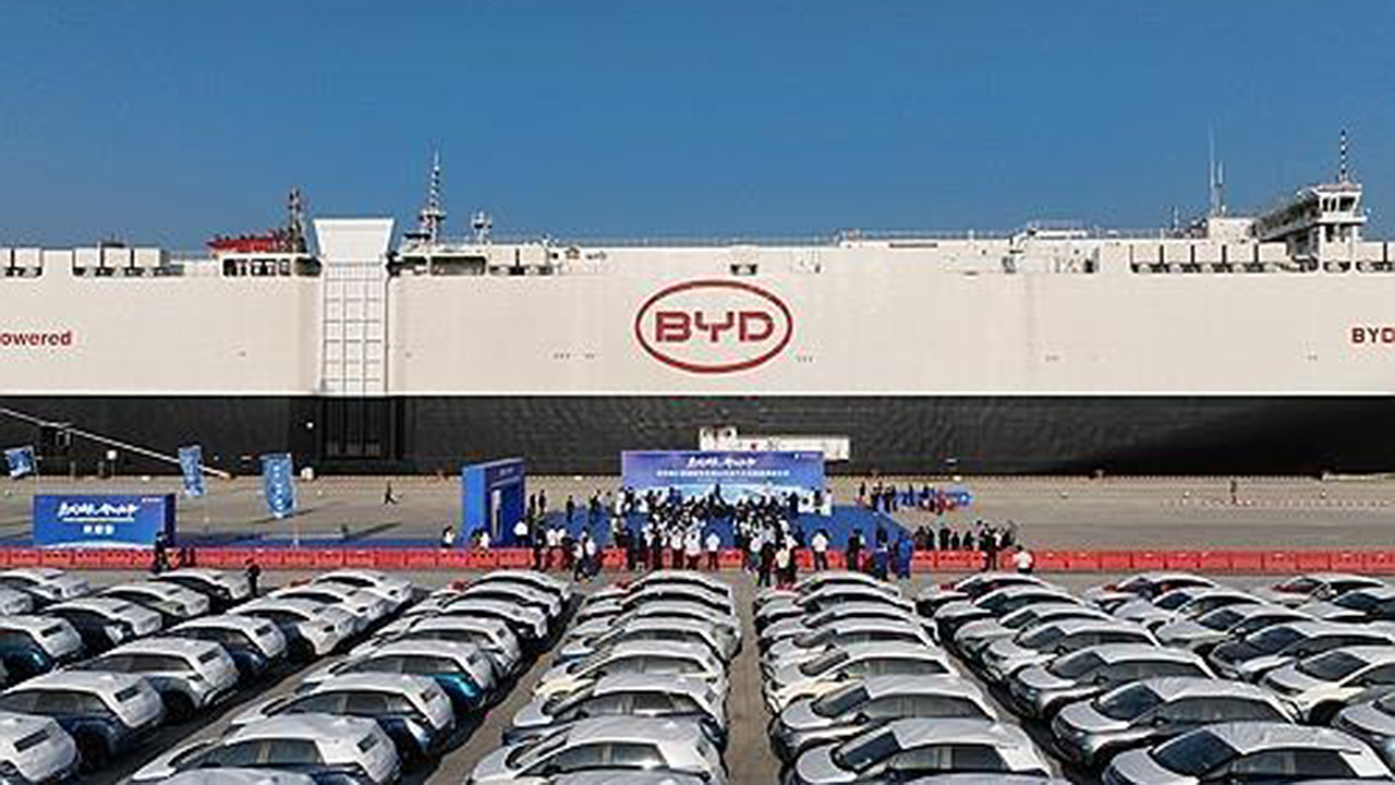 "EU, 이번 주 중국산 전기차에 관세 부과 방침 통지 예상"