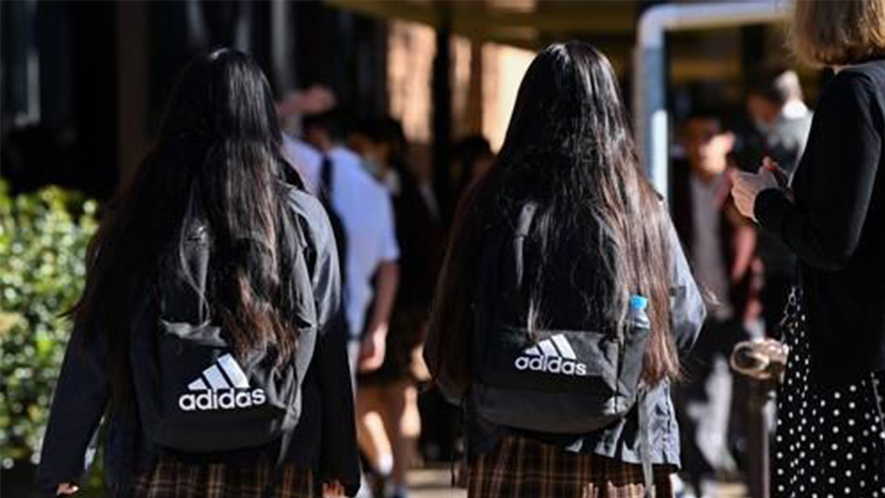 호주서 16세 미만 SNS 금지되나‥여야 규제 찬성 '한목소리'