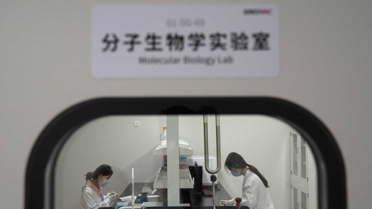 "미군, 코로나 당시 '중국 백신 불신 조장' 비밀작전 벌여"