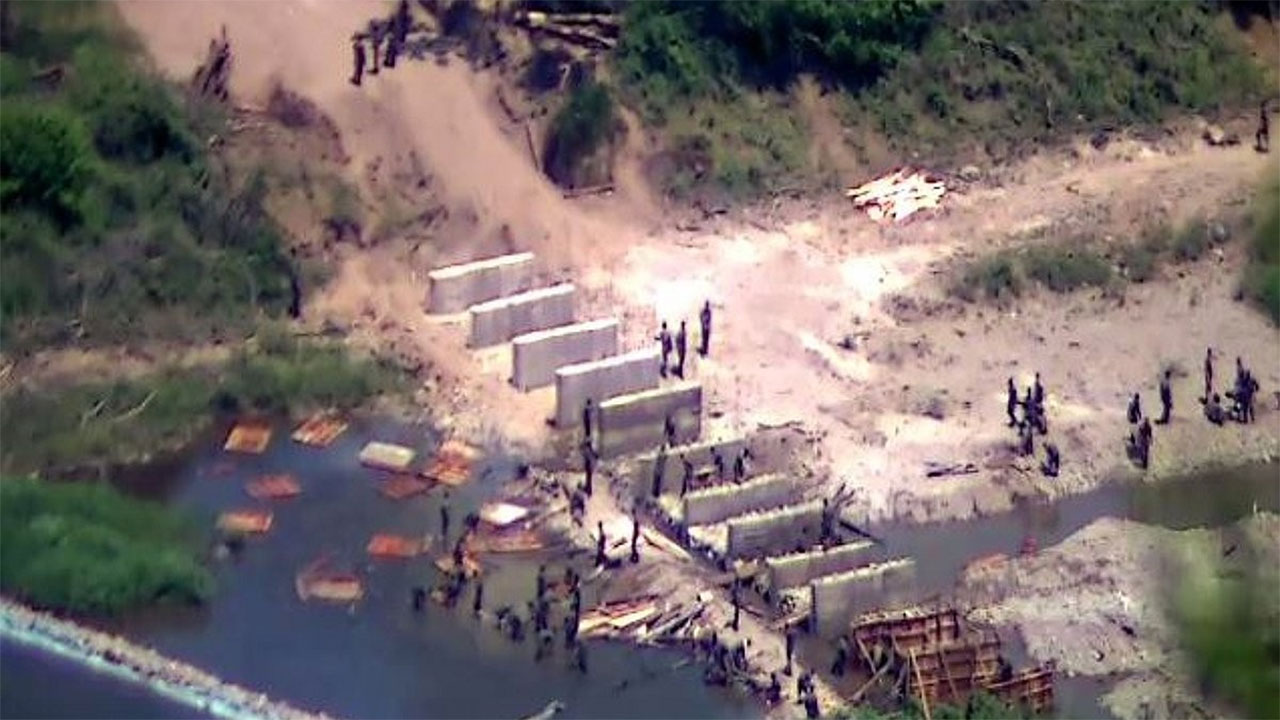 BBC "북 DMZ 인근에 장벽 건설정전 협정 위반 소지"