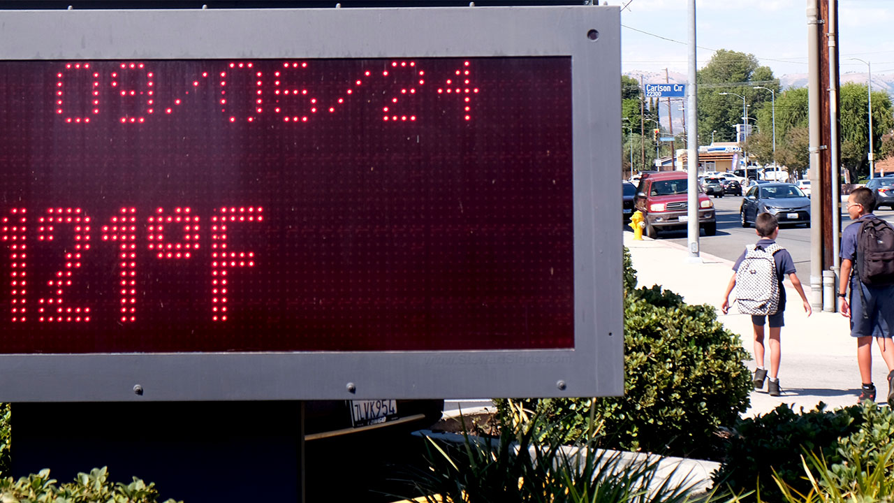 美 LA '섭씨 45도' 역대 최악 폭염에 정전·산불 잇따라