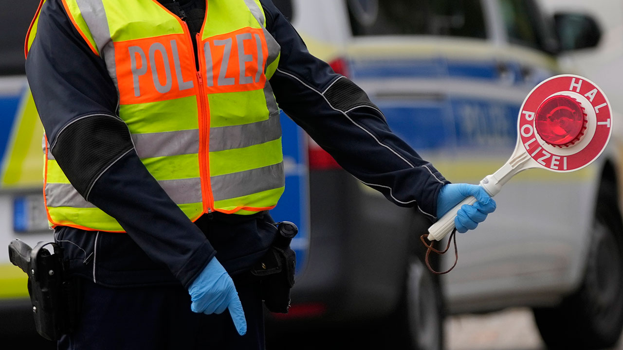 독일, 난민범죄 잇따르자 모든 국경서 검문