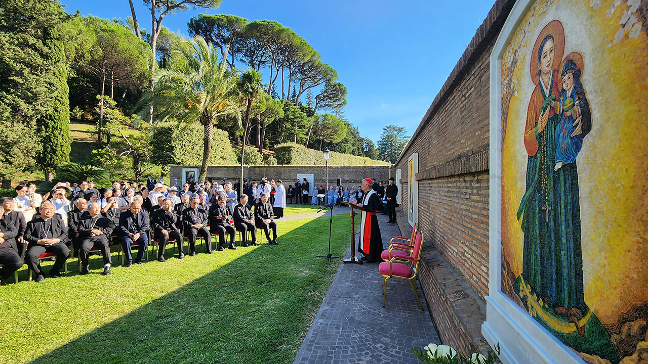 바티칸 정원에 한복 입은 성모 성화 모자이크상 최초 설치
