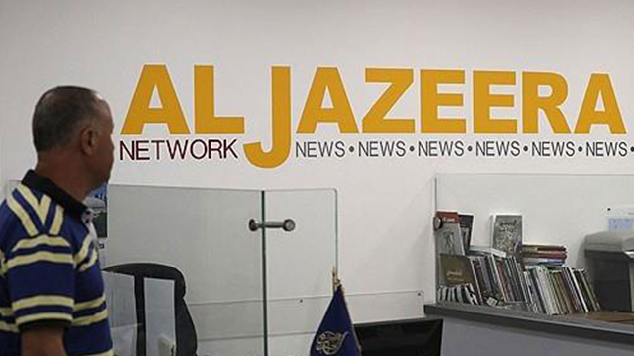 이스라엘군, 서안지구 알자지라 급습‥"45일간 폐쇄 명령"