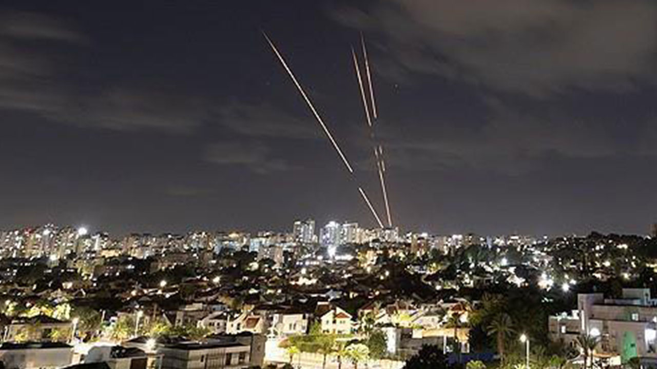 이스라엘의 이란 석유시설 공격 가능성에 뉴욕 유가 5.1% 폭등