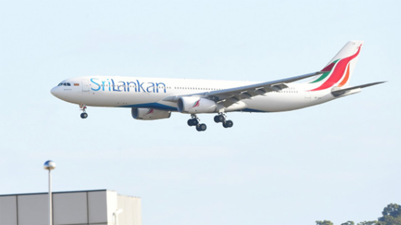 스리랑카항공, 운항중 조종사 간 다퉈‥화장실 가자 조종실 잠가