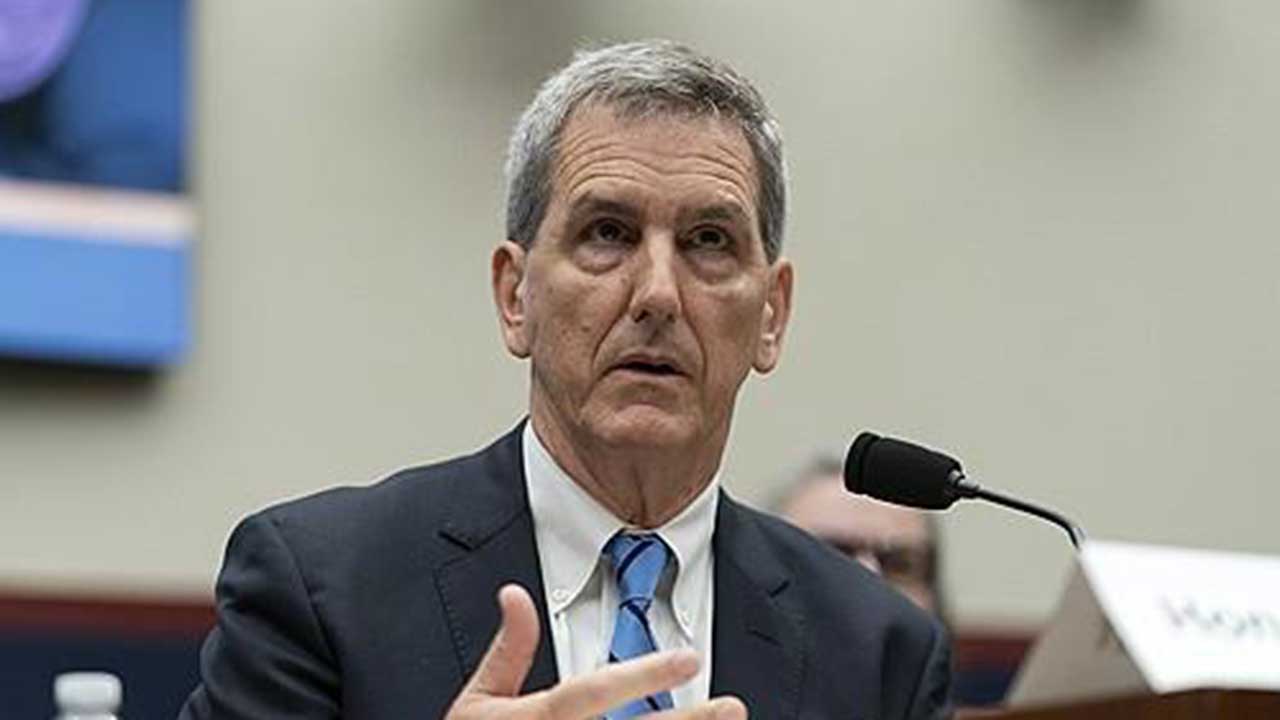 미국 연방항공청장도 트럼프 취임 맞춰 사의‥FBI 국장 이어 두 번째