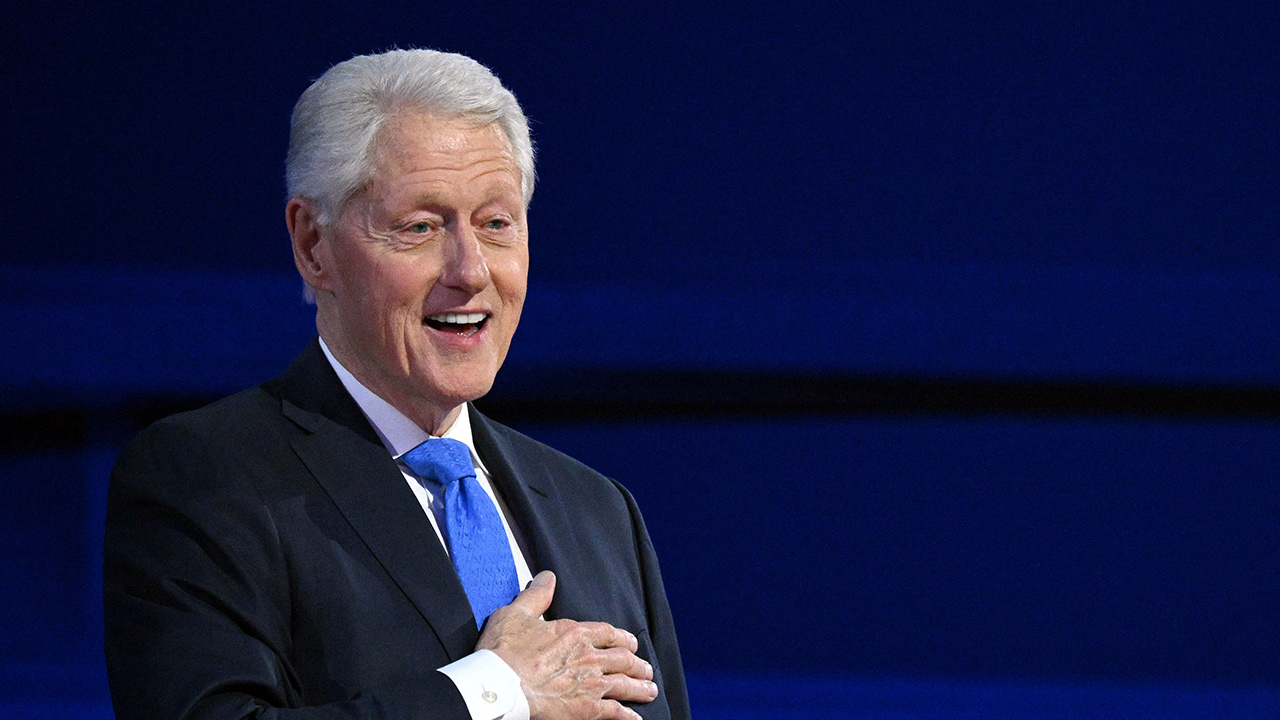 클린턴 전 미국 대통령, 고열로 입원‥"상태 괜찮아"