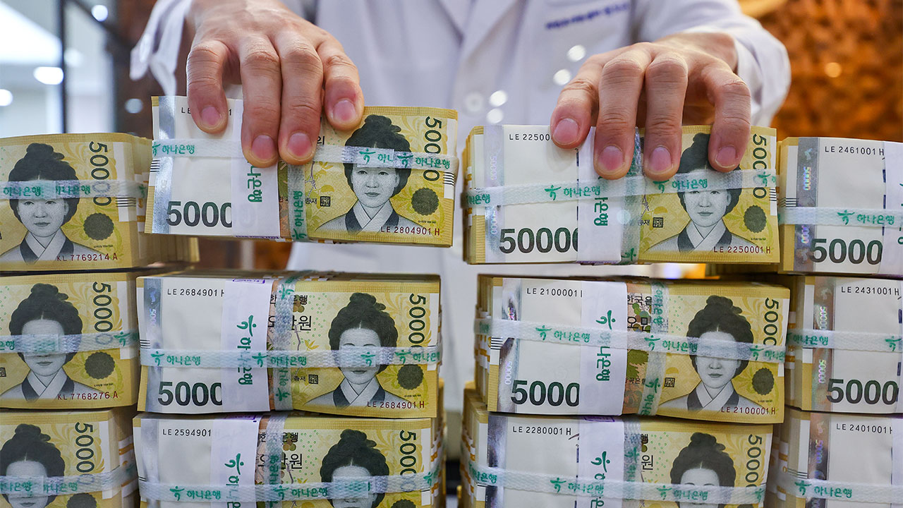 작년 11월 통화량 32조 원 넘게 증가‥투자 대기성 자금 늘어