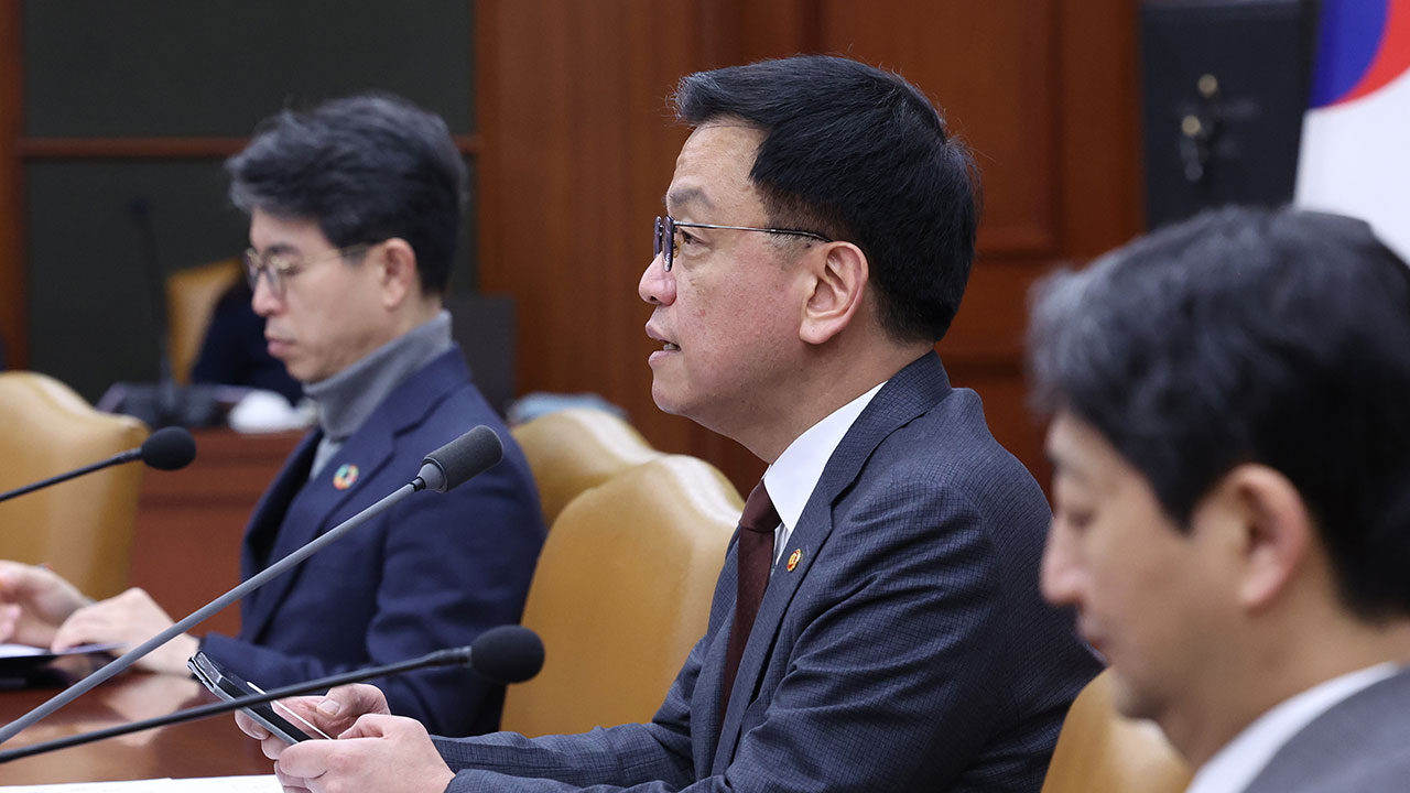 최상목 권한대행 "배터리·바이오 첨단산업 34조+α기금 조성할 것"