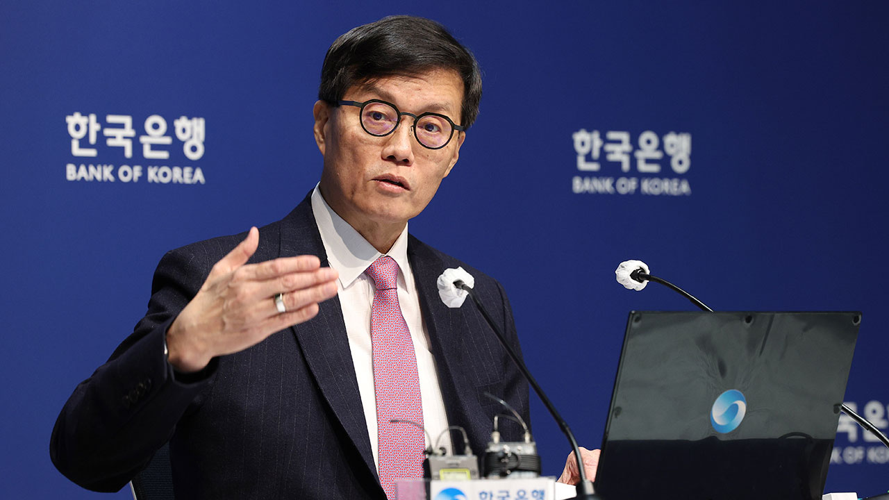 한은총재 "이달 금리인하 불가피한 것 아니다‥재정부양책 필요"