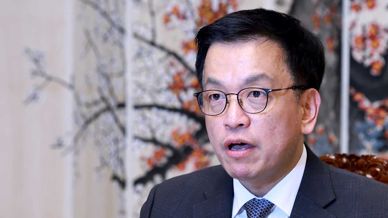 '미 철강 25% 관세' 최상목 대행 "피해 기업 대책 마련‥대미 협의 추진"