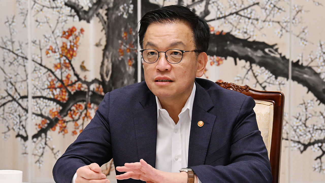 최상목 대행 "미 상호관세, 한미FTA로 우리 경제 영향 작을 수도"