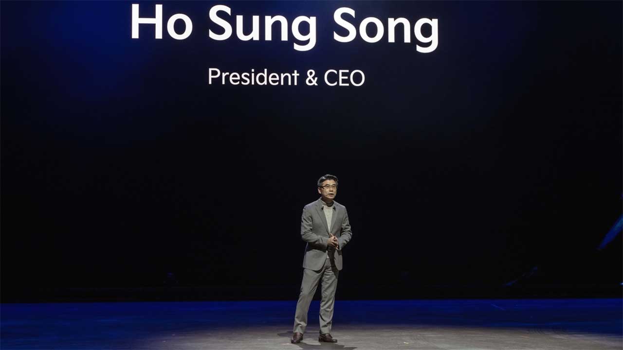 기아, 첫 전동화 세단 EV4 공개‥한 번 충전으로 533㎞ 주행