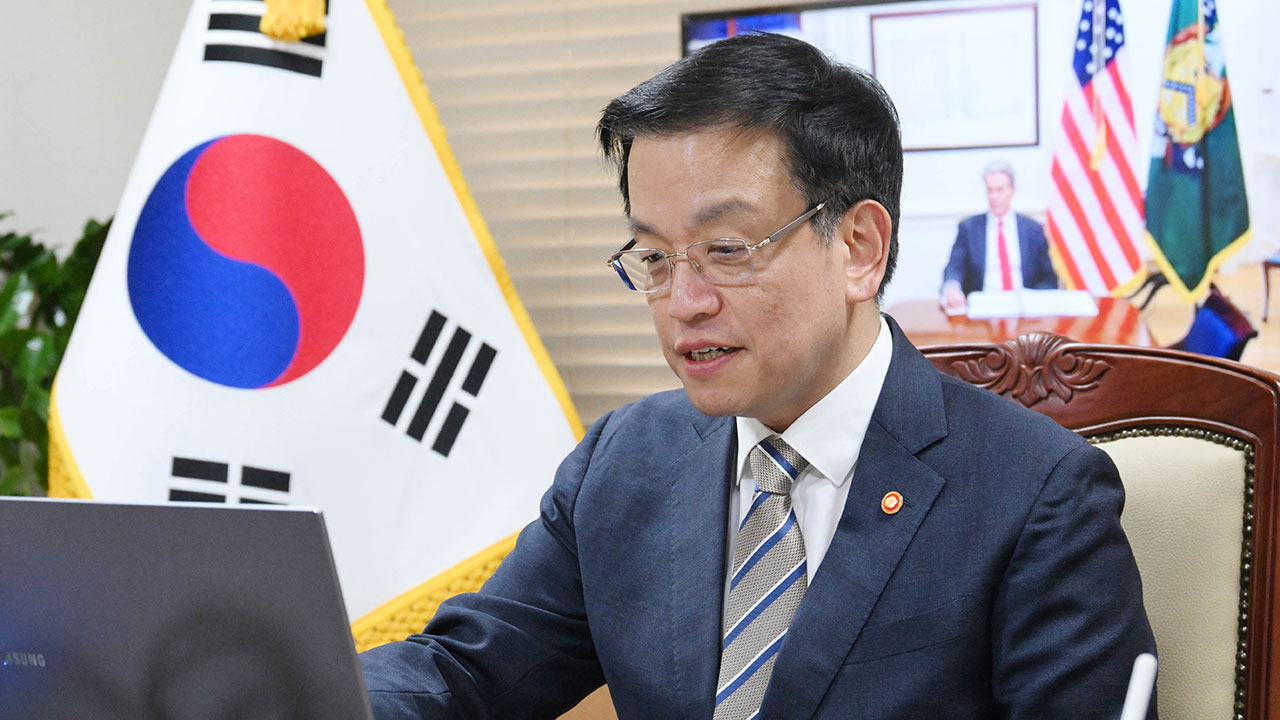 '경제사령탑' 최상목 대행, 美 재무에 "한국의 경제기여 고려해달라"