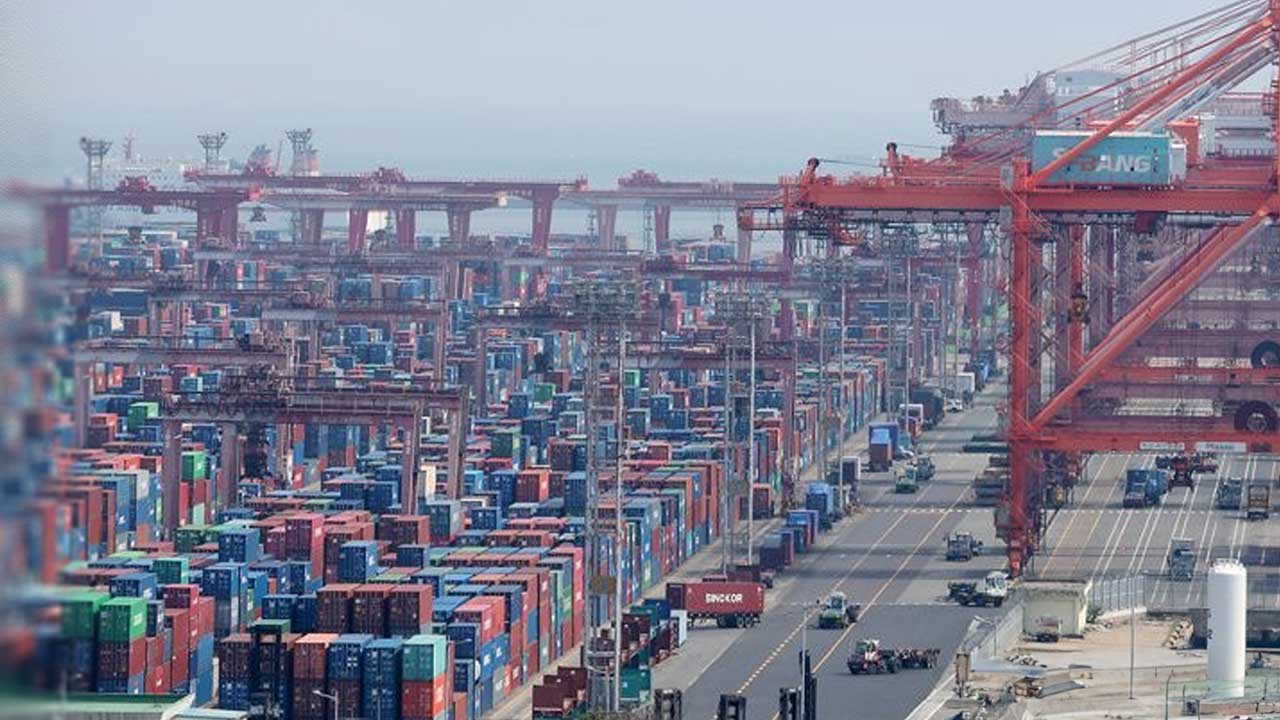 KDI "경기 하방위험 3달째 확대"미국 관세 인상도 수출에 악재