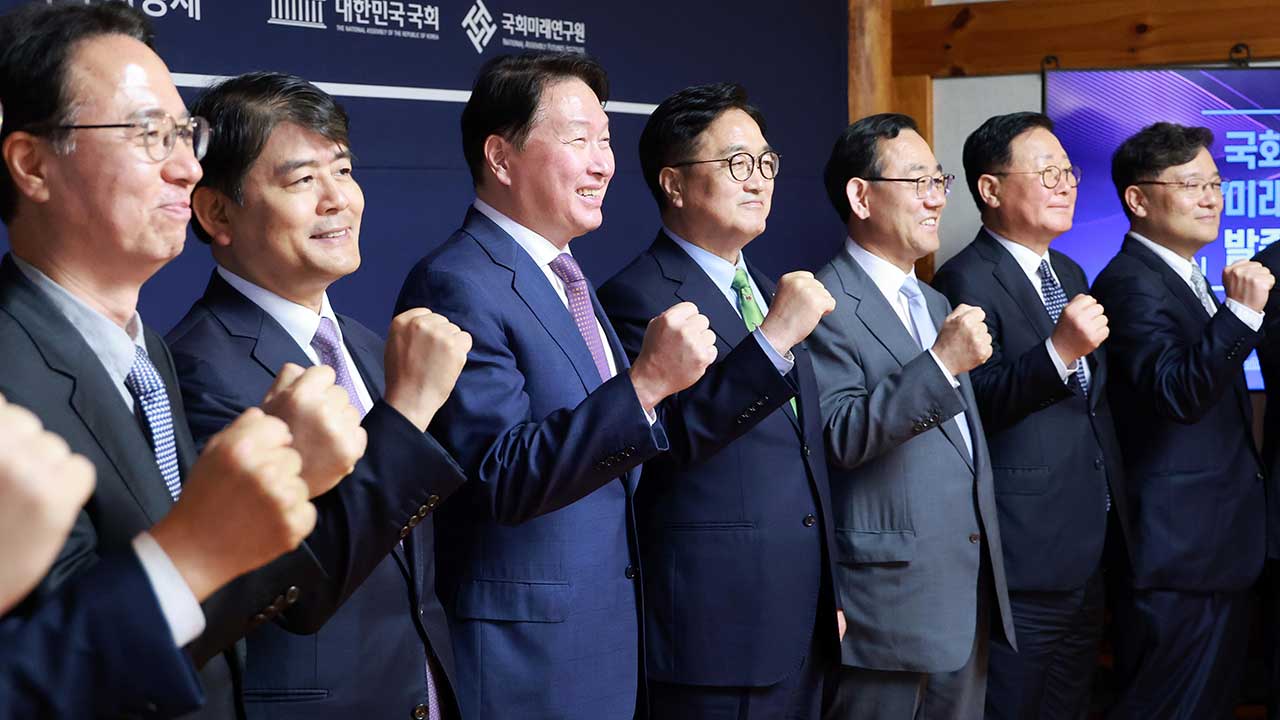 최태원 "수출중심의 성장 모델 위협‥규제보단 인센티브로"