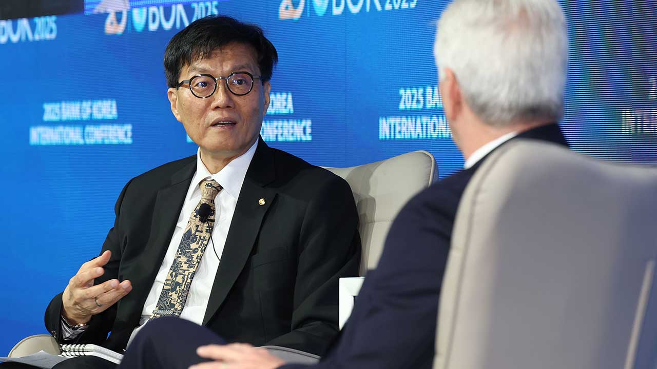 이창용 "스테이블코인, 비은행 허용 고민‥자본규제 우회 우려"