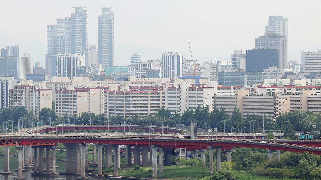 서울 아파트 경매에 수요 '쏠림'‥낙찰가율 3년 만에 최고치