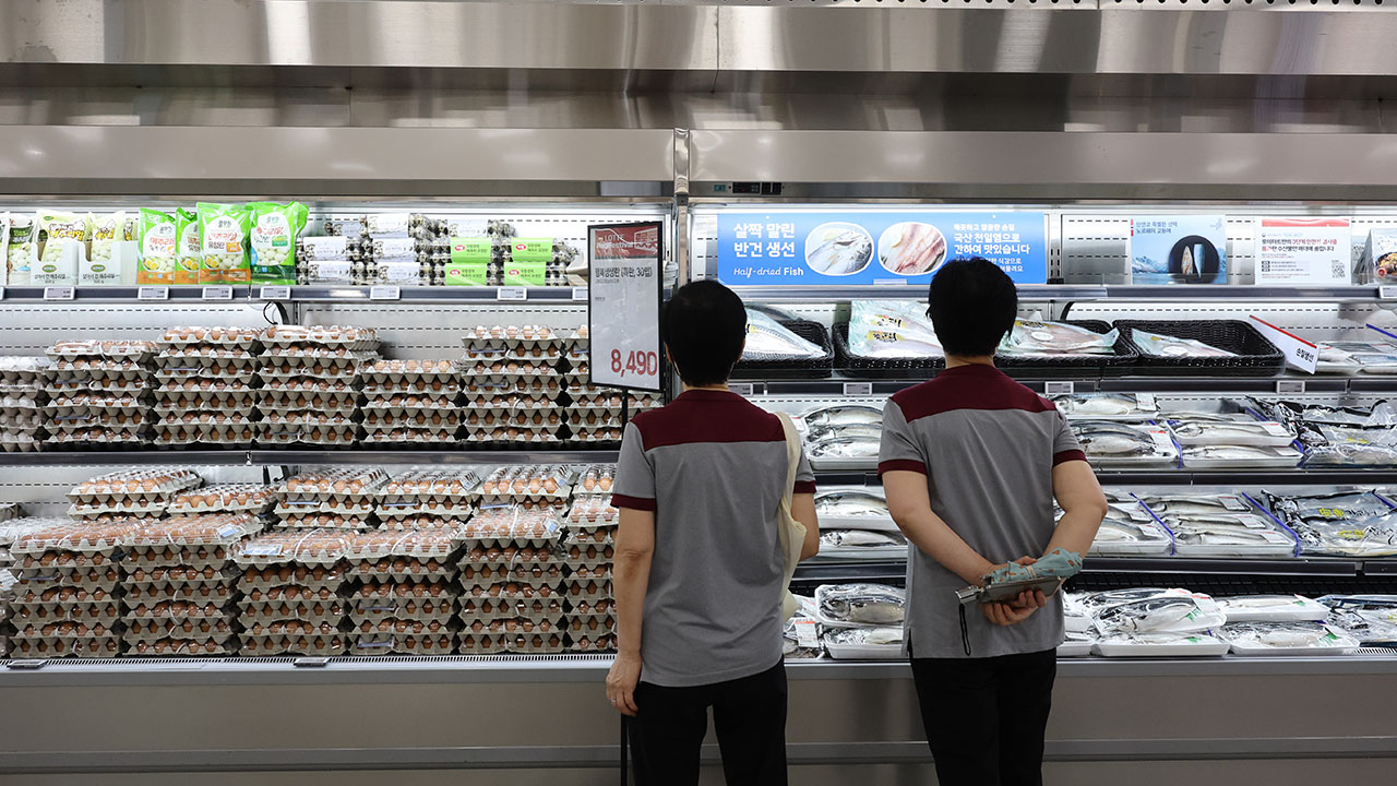 "커피 등 식품 원가 부담 낮추고, 식당 외국인 채용 규제도 완화"