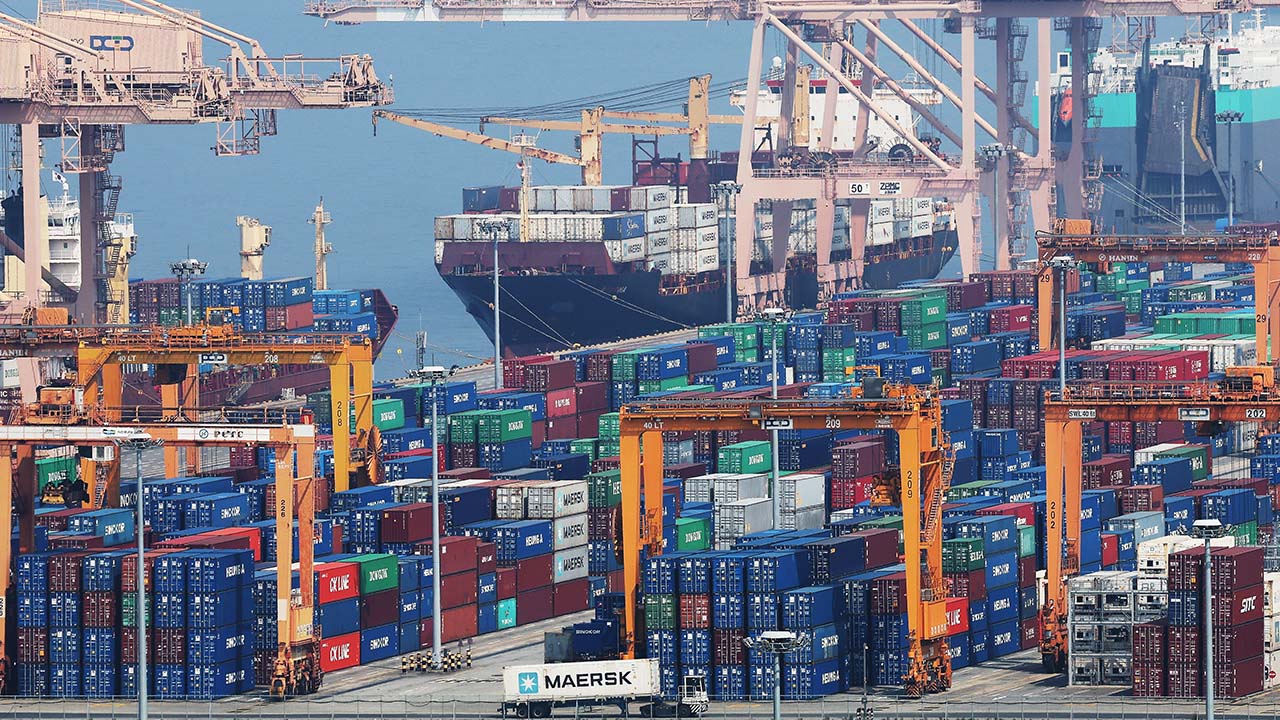 작년 대미 경상흑자 역대 최대‥"올해는 관세로 감소할 듯"