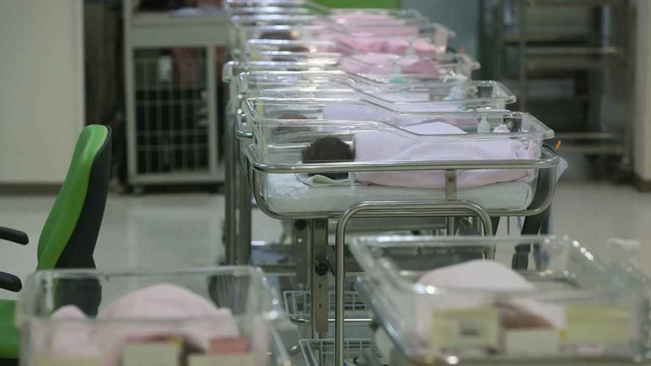 4월 출생아 증가율 34년 만에 최고‥혼인 건수도 늘어