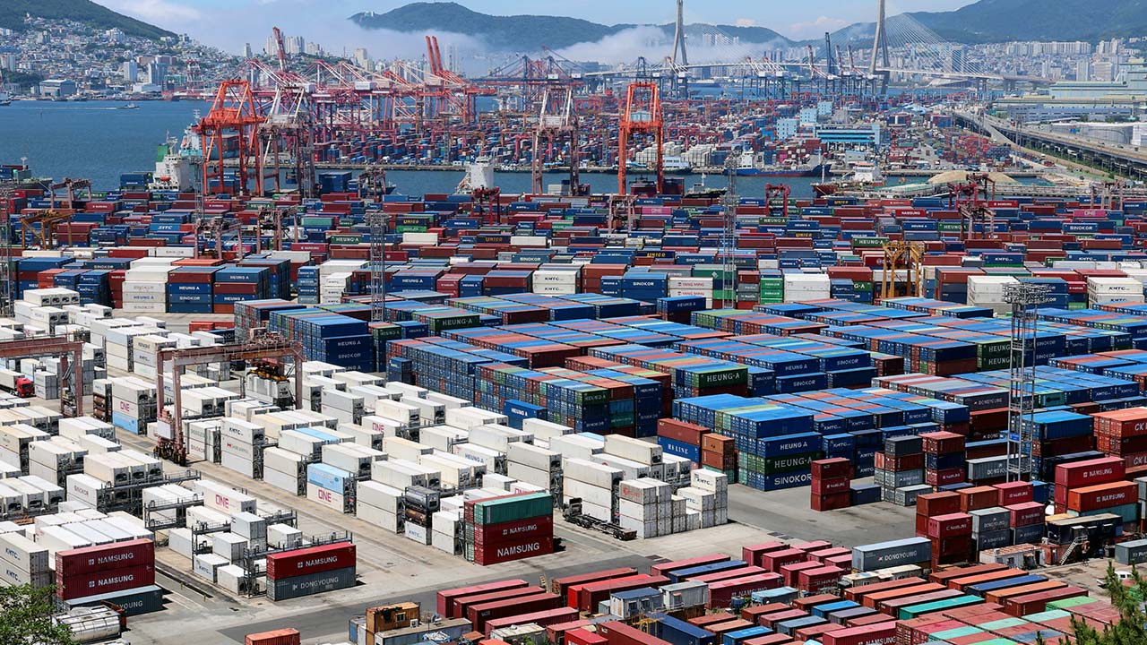 6월 수출 작년 대비 4.3% 증가‥반도체 수출 최대 실적