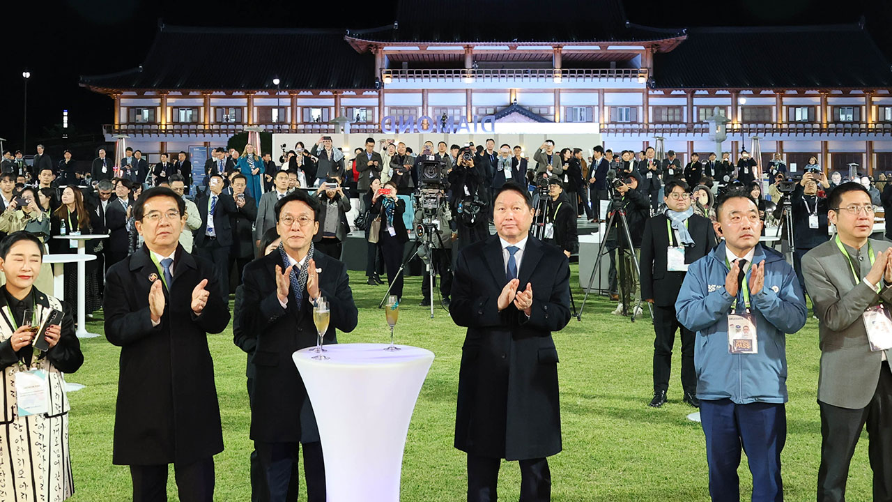 APEC CEO 서밋 역대 최대 규모 기록‥경제 효과 7조 4천억 원