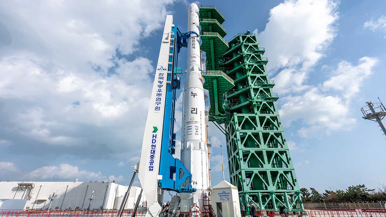 누리호 내일 새벽 발사‥연료공급장치 연결·최종 점검