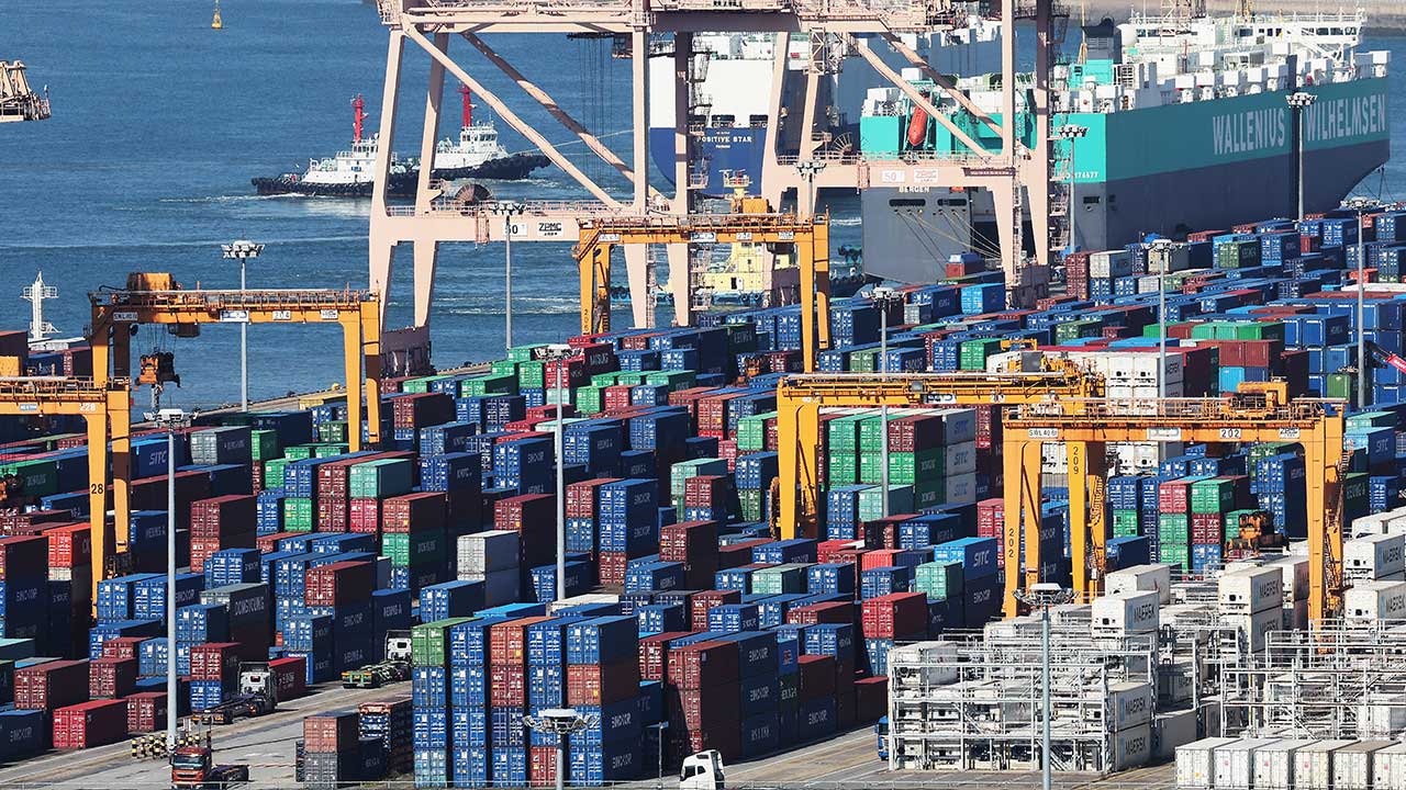 한국 3분기 성장률 26개국 중 3위‥'내년 2.3%' 전망도 나와