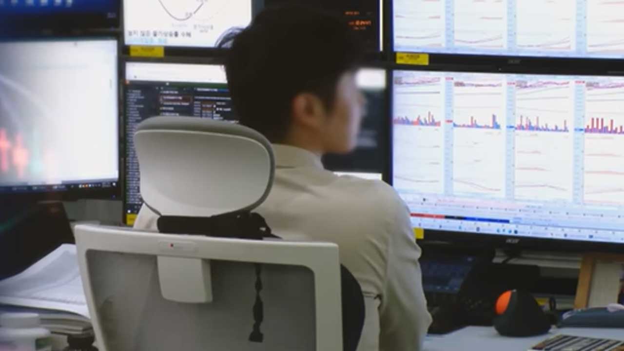 한국은행 "개인, 국내주식 오르면 차익 실현‥해외 주식은 올라도 더 산다"