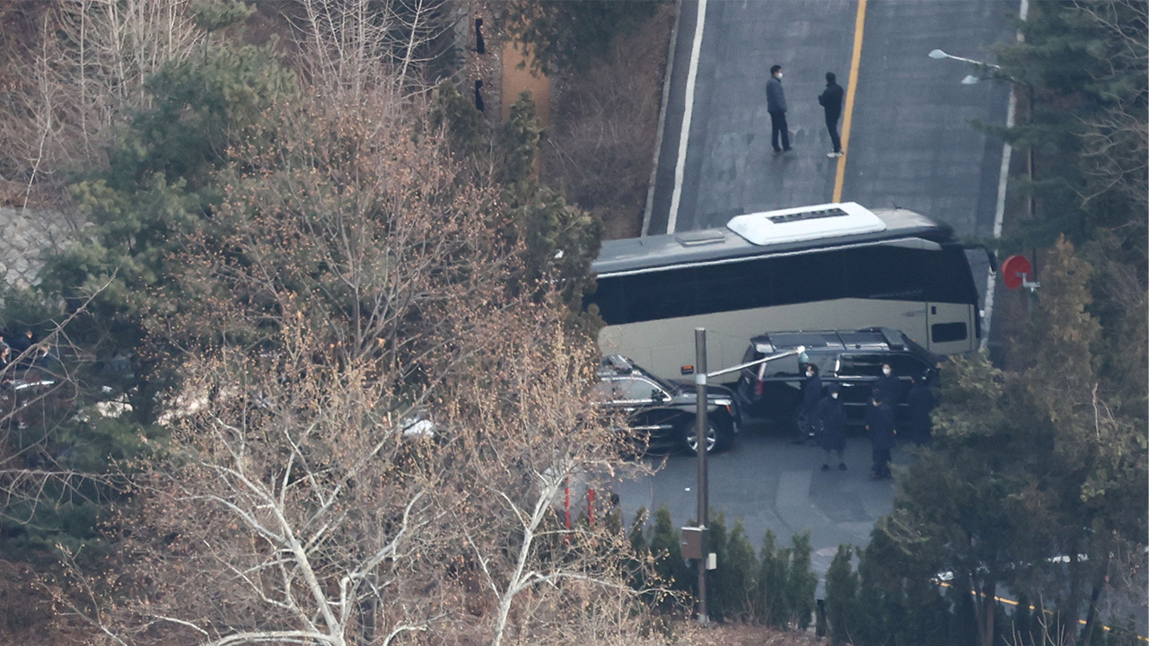 경호처 "공수처, 법적 근거 없이 무단 침입‥책임 물을 것"