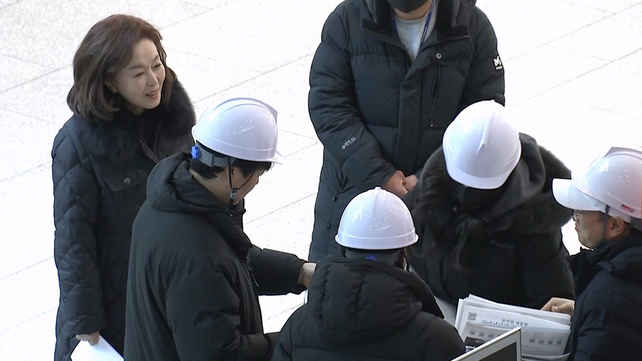 국회로 '백골단' 데려온 친윤 김민전‥"대통령 체포 중단하라"