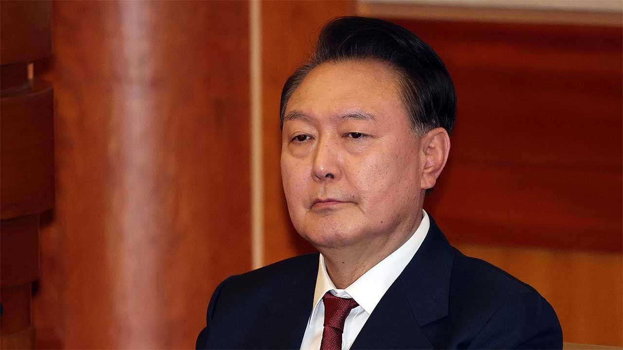윤 대통령 설 명절 인사에 민주 "지지층에 보내는 연서‥수사 임해야"