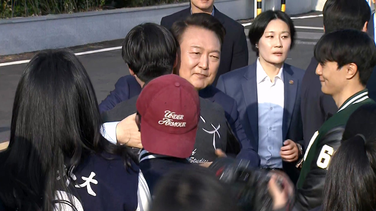 윤석열, 관저서 퇴거‥"나라와 국민 위한 새로운 길 찾겠다"