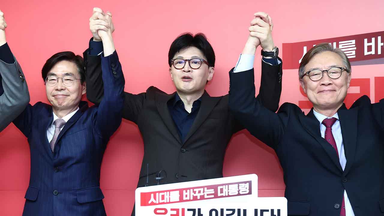 한동훈 "윤 전 대통령 과거로 놔드리고 미래로 가자"
