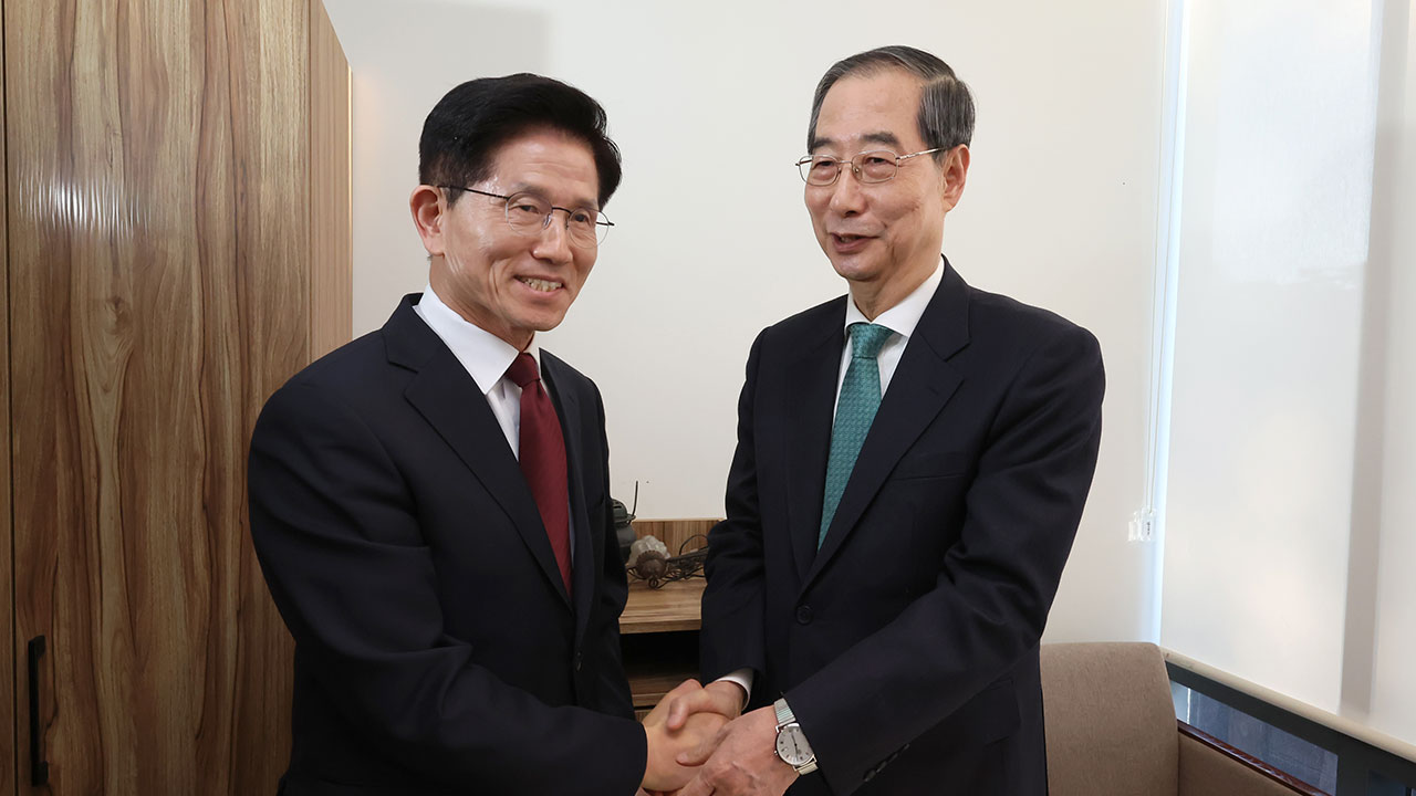 김문수·한덕수, 배석자 없이 대선 후보 '단일화 담판' 시작