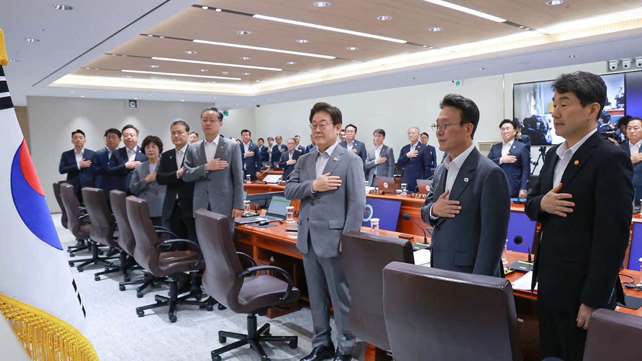 이 대통령, '가계부채 관리대책 주도' 금융위원장 공개 칭찬‥"적절한 규제로 큰 효과"