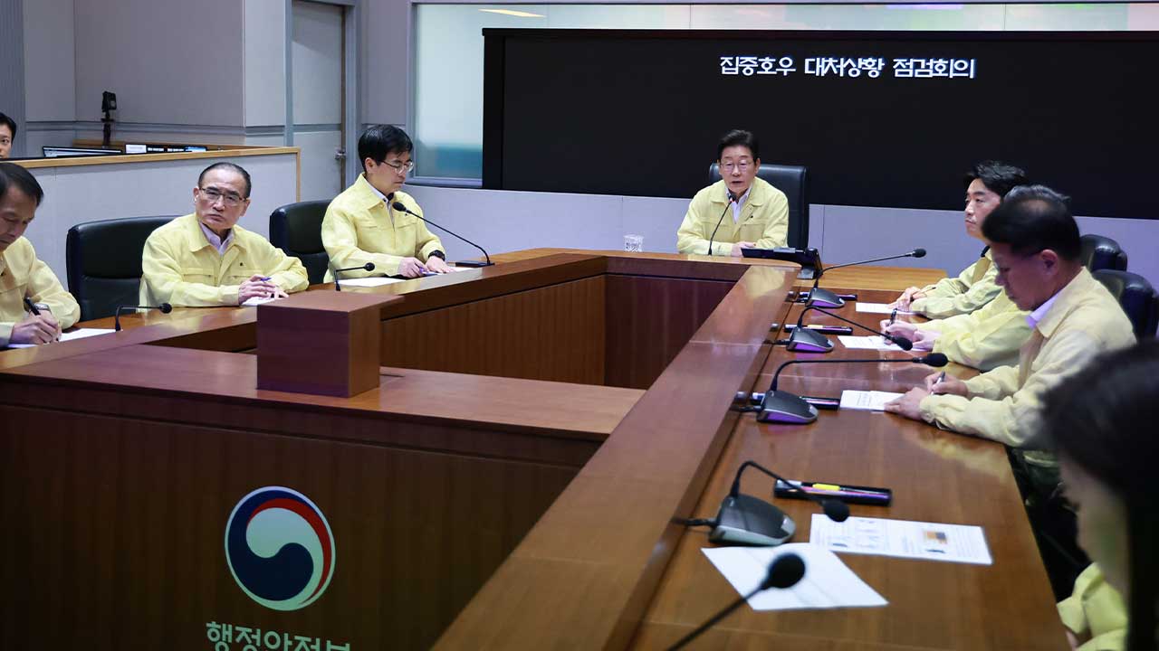 폭우 피해 점검한 이 대통령 "피해 막기위해 과할 정도로 자원 배치해야"