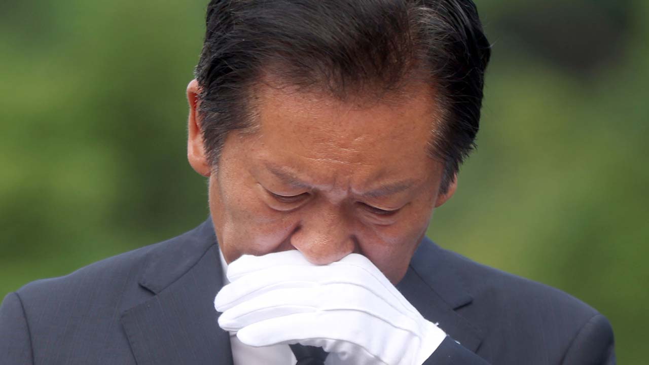 정청래, 봉하마을 노무현 전 대통령 묘역 참배 뒤 문재인 전 대통령 예방