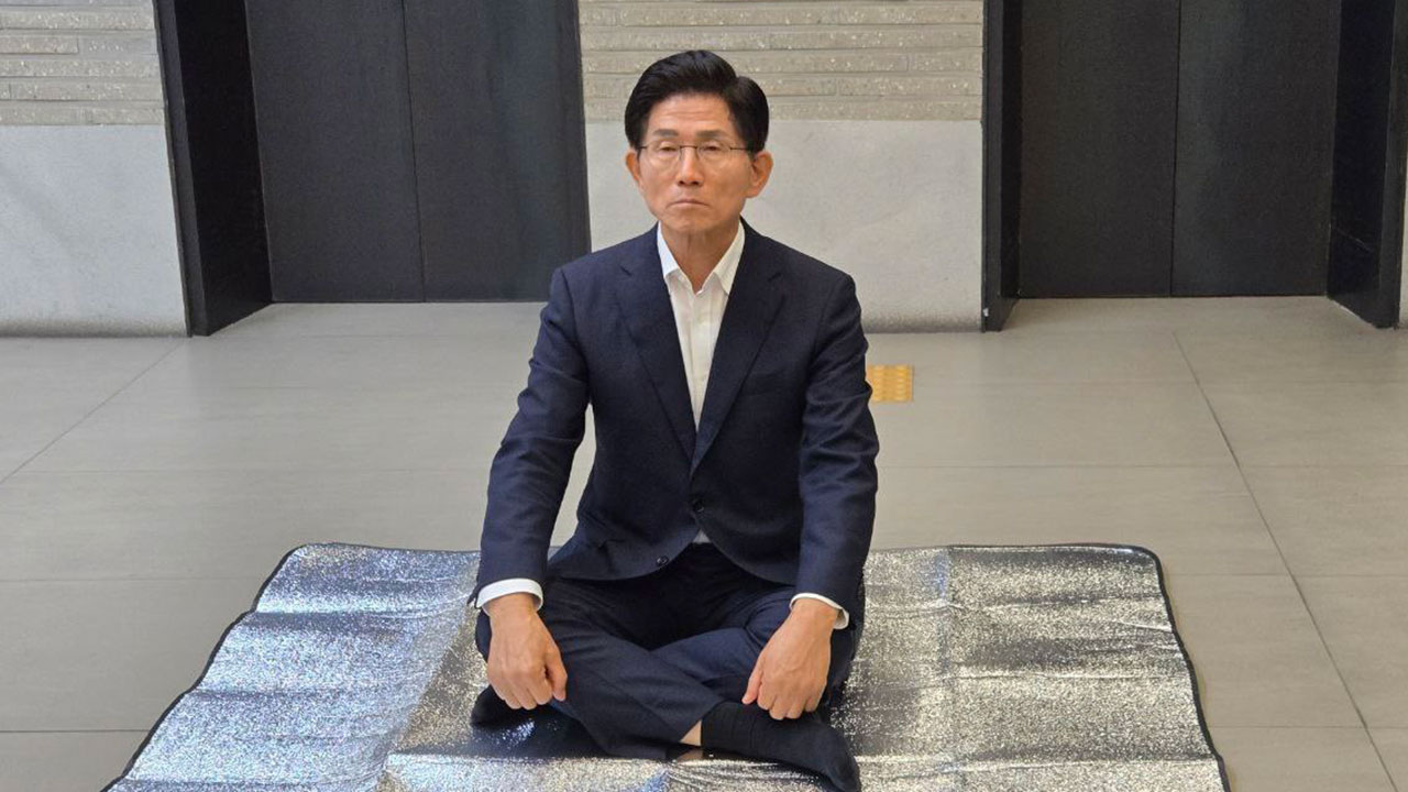 김문수, 당사 압수수색에 무기한 농성‥"극악한 야당 말살"