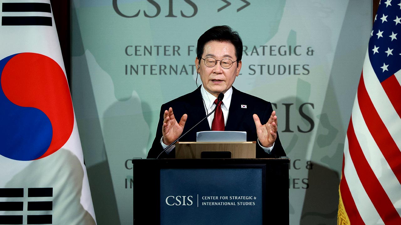 이재명 대통령 "한반도 평화·비핵화 위해 긴밀 협력‥국방비도 증액"