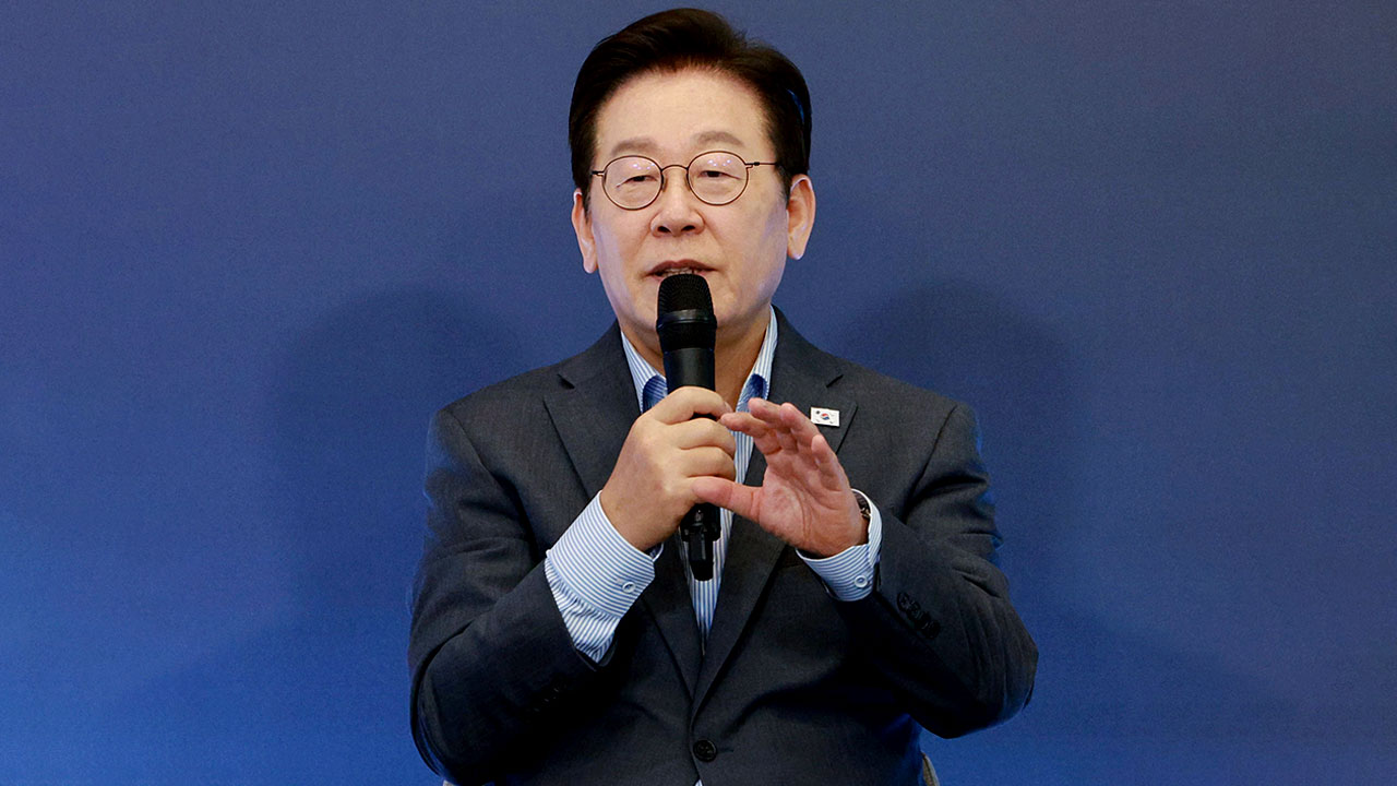 이 대통령 "취임 후 가장 큰 성과, 국내 정치상황 안정화‥대립·분열 정치 바꿔야"