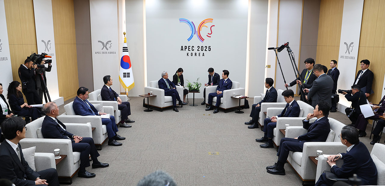 이 대통령, 젠슨 황 접견‥"엔비디아도 동참해 AI 허브 만들자"