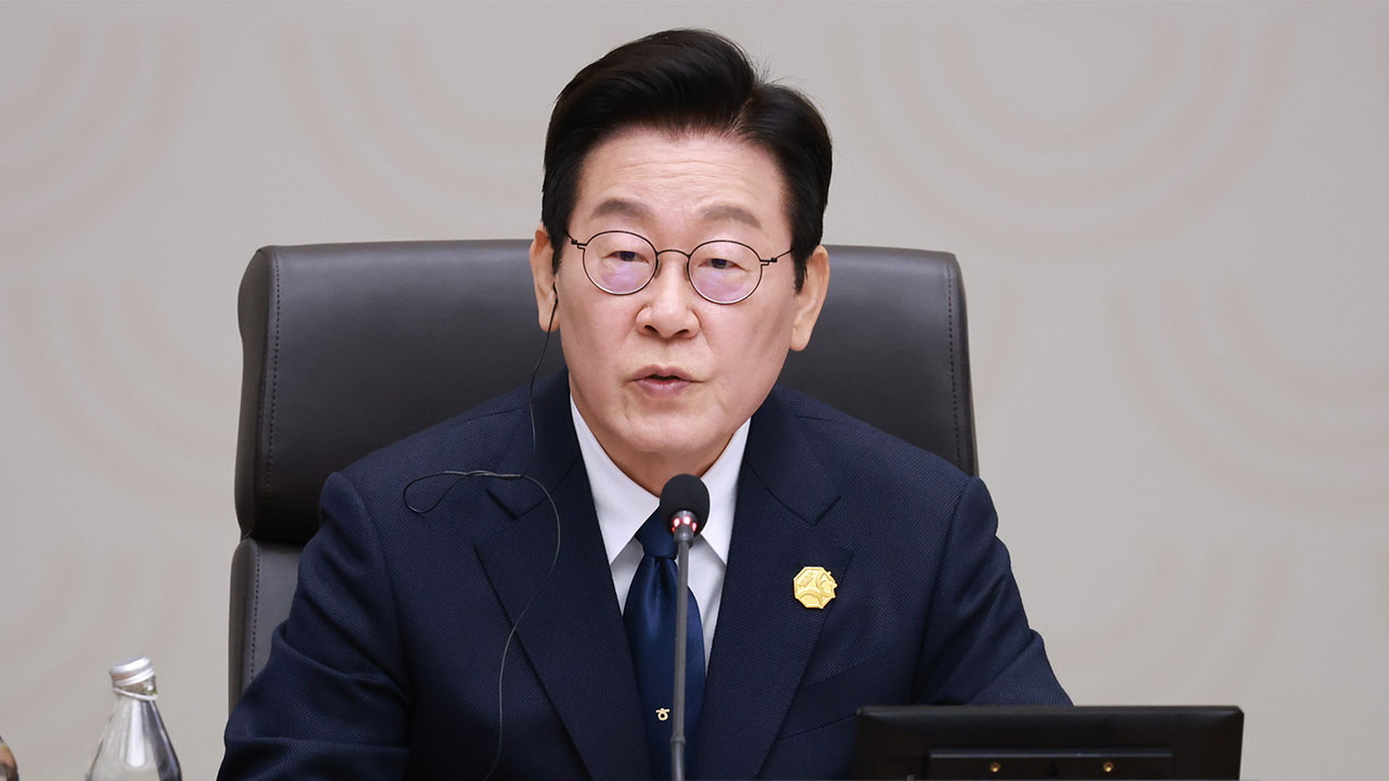 이 대통령 "한반도 평화는 필수‥대승적 선제 조치 지속할 것"