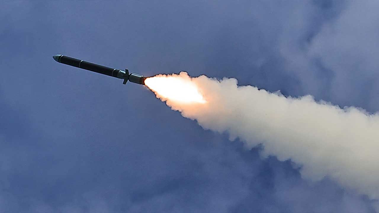 합참 "북한, 동해상으로 단거리 탄도미사일 발사"