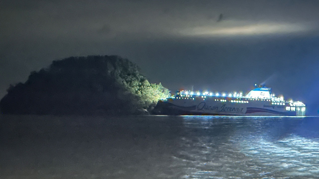 이 대통령 "신안 여객선 좌초, 신속 수습 및 구조현황 공개" 지시